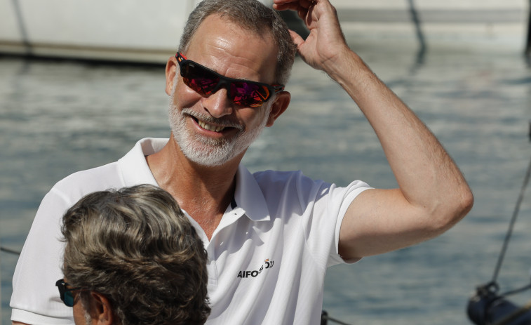Felipe VI vuelve a embarcar en el Aifos: “Da gusto navegar, había ganas”