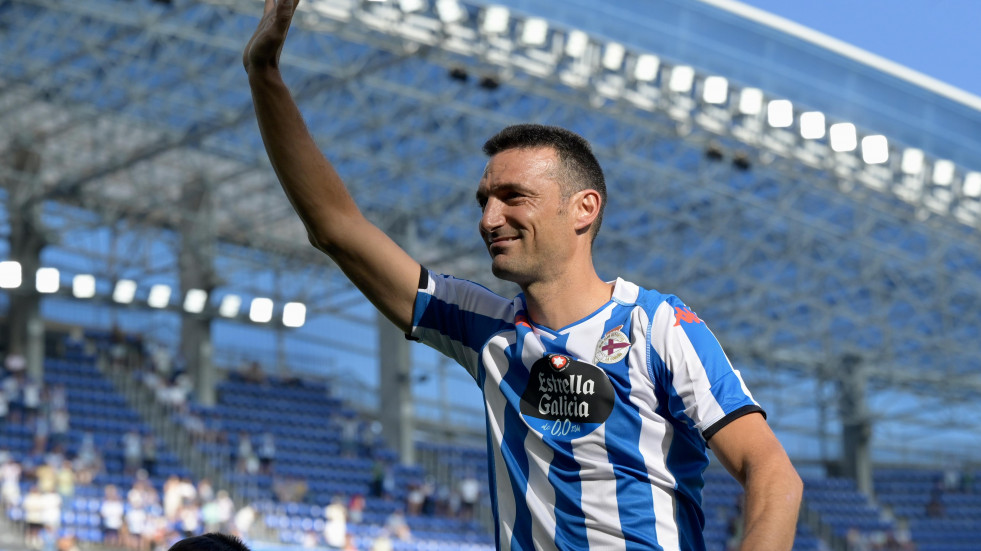 Scaloni muestra una vez más su orgullo deportivista: “Jugar por la noche en Riazor era mágico”