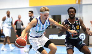 Sebastian Aris completa el juego exterior del Leyma Coruña