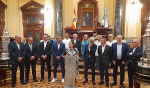 Las lágrimas se apoderan de María Pita durante la recepción más emotiva y menos protocolaria del Teresa Herrera