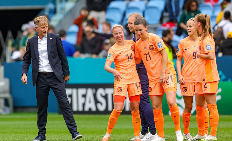 Países Bajos gana 2-0 a Sudáfrica y será el rival de España en cuartos del Mundial