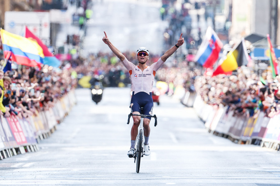 Van der Poel se proclama en Glasgow campeón del mundo de ciclismo en una épica edición