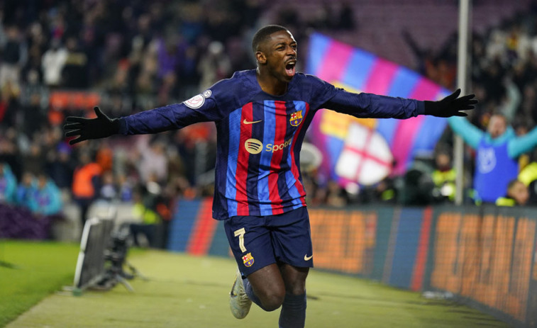 Dembelé vuelve a Barcelona mientras se resuelve su salida