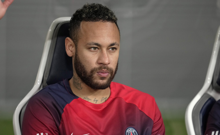 Neymar comunica al PSG su deseo de salir del club este verano