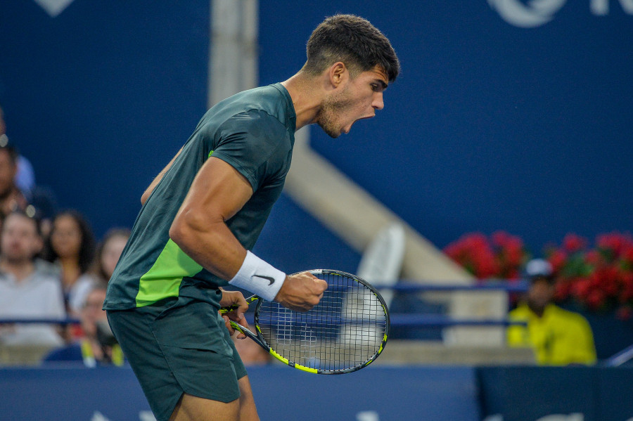 Alcaraz remonta ante Hurkacz y pasa a cuartos de final de Toronto