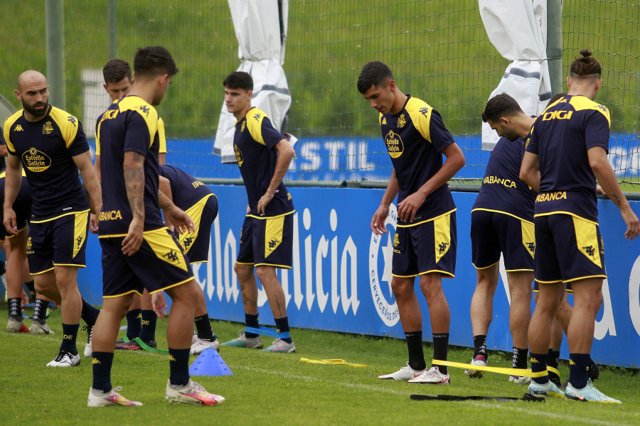 Retuerta y seis canteranos entre los 23 convocados para el amistoso con el Arenteiro