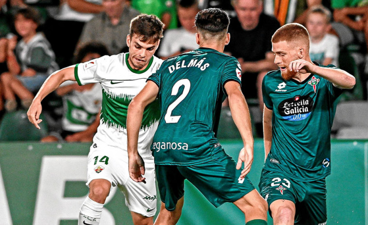 El Racing de Ferrol regresa a lo grande ante un Elche desdibujado (0-1)