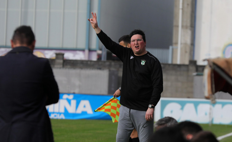 Fabio, entrenador del San Tirso: “No debemos confundirnos”