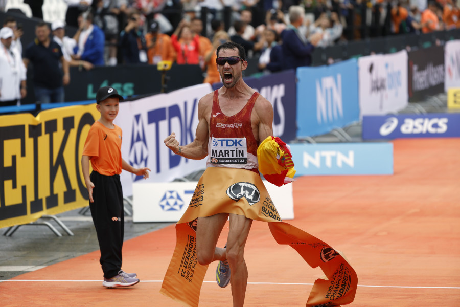 El español Álvaro Martín, campeón del mundo de 20 kilómetros marcha