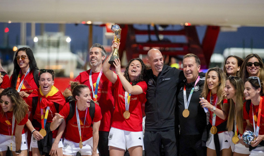 Las campeonas del mundo ya están en España para celebrar el título junto a su afición
