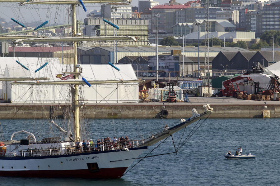 Los grandes veleros de la Tall Ships Races enseñan en A Coruña la “vida en el mar”