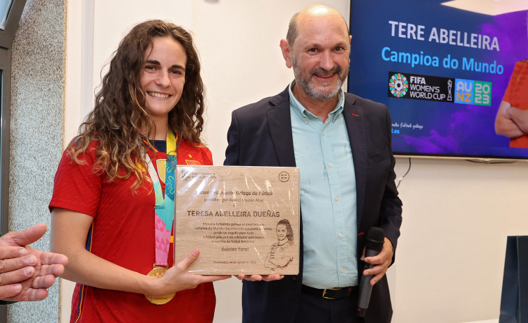 Abelleira, recibida con honores en Pontevedra: 