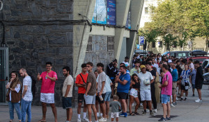 Colas para adquirir las entradas para el partido en Lugo