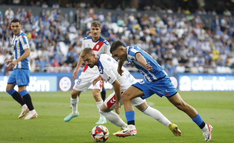 La falta de puntería, un fuera de juego inexistente y un portero de 17 años dejan al Depor sin el triunfo