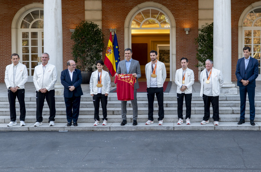 Pedro Sánchez recibe en la Moncloa a María Pérez y Álvaro Martín