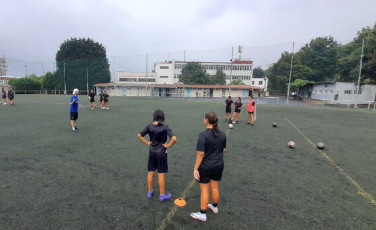 El Racing de Ferrol recupera su sección de fútbol femenino