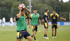 El Depor baja revoluciones, sin Salva Sevilla ni Isi Gómez