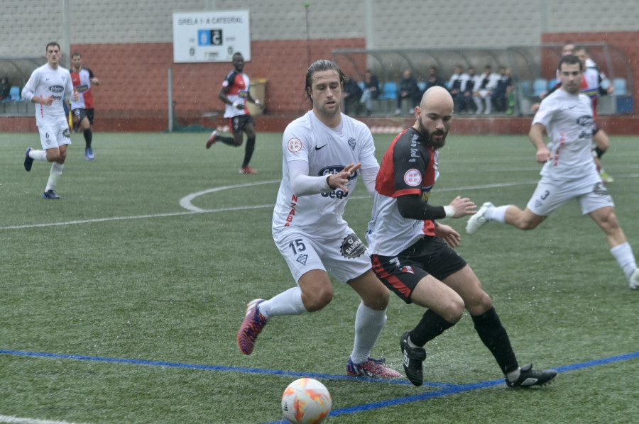 Empate sin goles entre Barbadás y Silva en el campo de Os Carrís