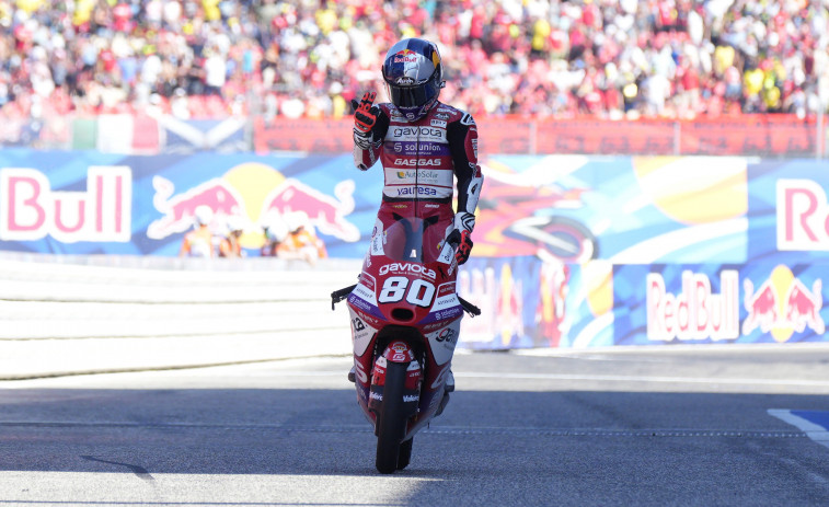 David Alonso lo vuelve a hacer en la última vuelta