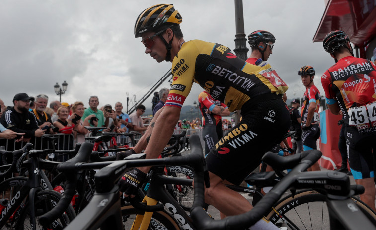 Roglic se impone en la decimoséptima etapa de la Vuelta a España