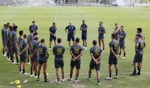 Los jugadores de la UD Las Palmas que perdieron el avión viajarán a Sevilla en un chárter