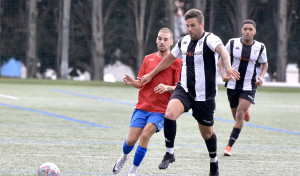 El Victoria paga estar con nueve y cae en el tramo final