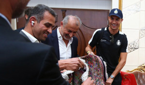 Cristiano Ronaldo desata la locura en Irán