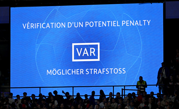 Italia retransmitirá los audios de los árbitros con el VAR