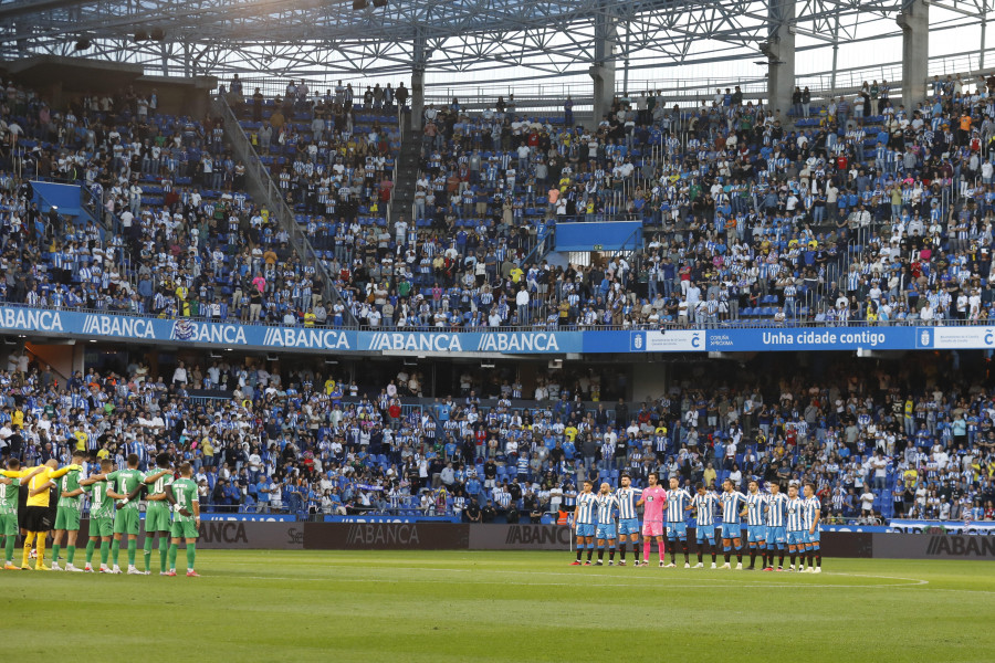 Emotivo homenaje a Pepe Domingo Castaño en Riazor