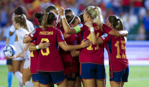 La selección española completa su primer entrenamiento sin ocho jugadoras sobre el césped