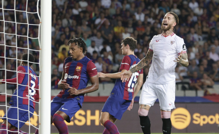 Sergio Ramos da la victoria al Barcelona con un gol en propia meta (1-0)