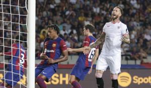 Sergio Ramos da la victoria al Barcelona con un gol en propia meta (1-0)
