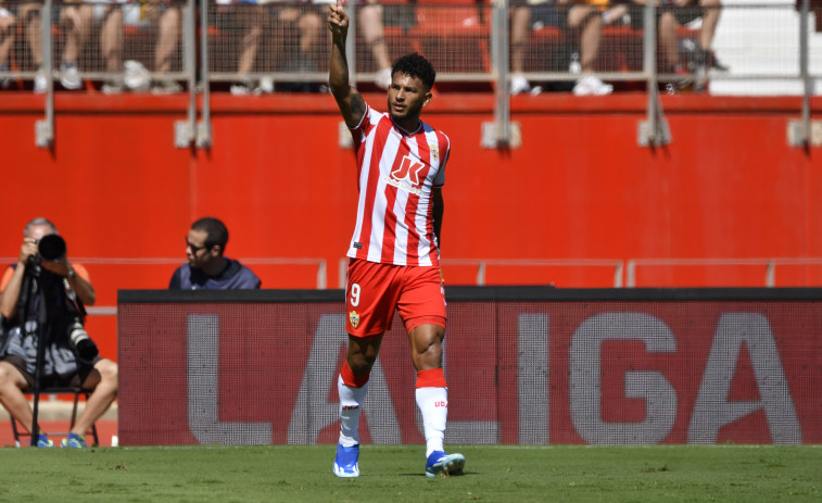 3-3 | Almería y Granada empatan en aciertos y errores en un partido loco