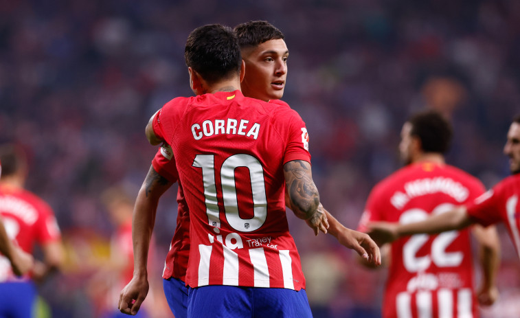 Correa gobierna en la remontada del Atlético ante el Cádiz (3-2)