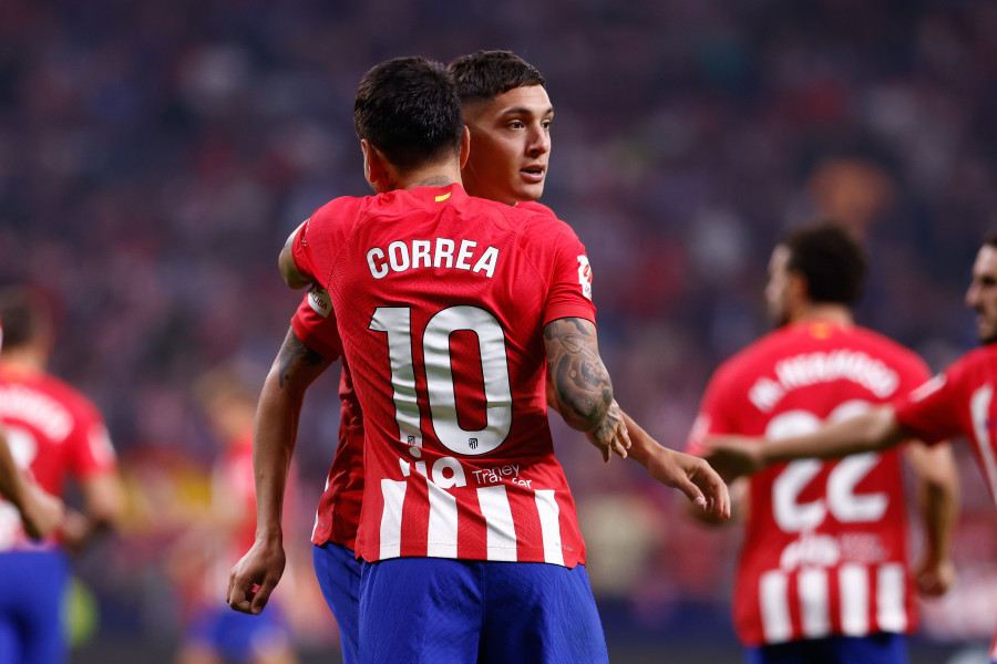 Correa gobierna en la remontada del Atlético ante el Cádiz (3-2)