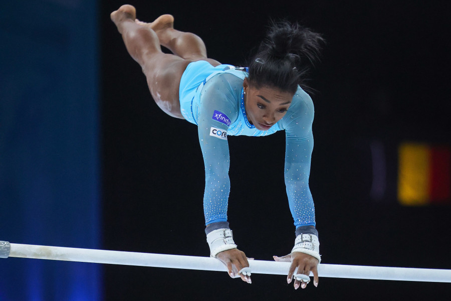 EEUU lidera el Mundial, con Biles grandiosa