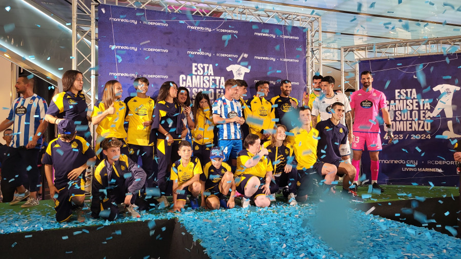 Locura en Marineda con las nuevas equipaciones del Deportivo