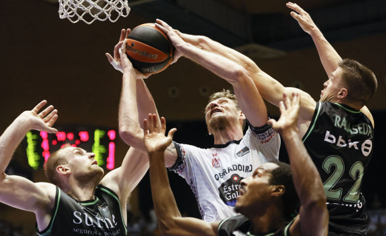 El Bilbao tumba al Obradoiro en un final de infarto (77-78)