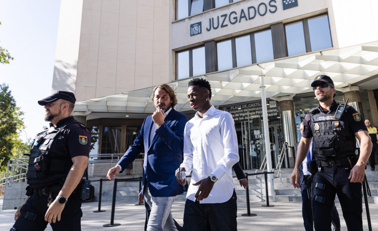 Vinicius ratifica ante el juez que sufrió insultos racistas en Mestalla