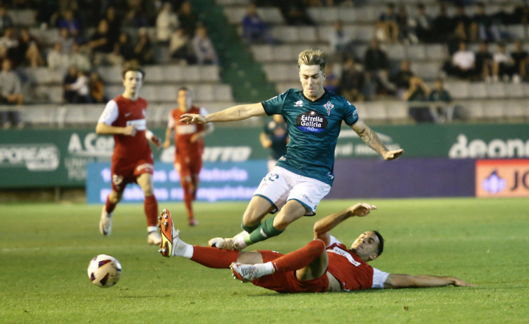 El Racing de Ferrol festeja su cumpleaños ganando al Amorebieta (1-0)