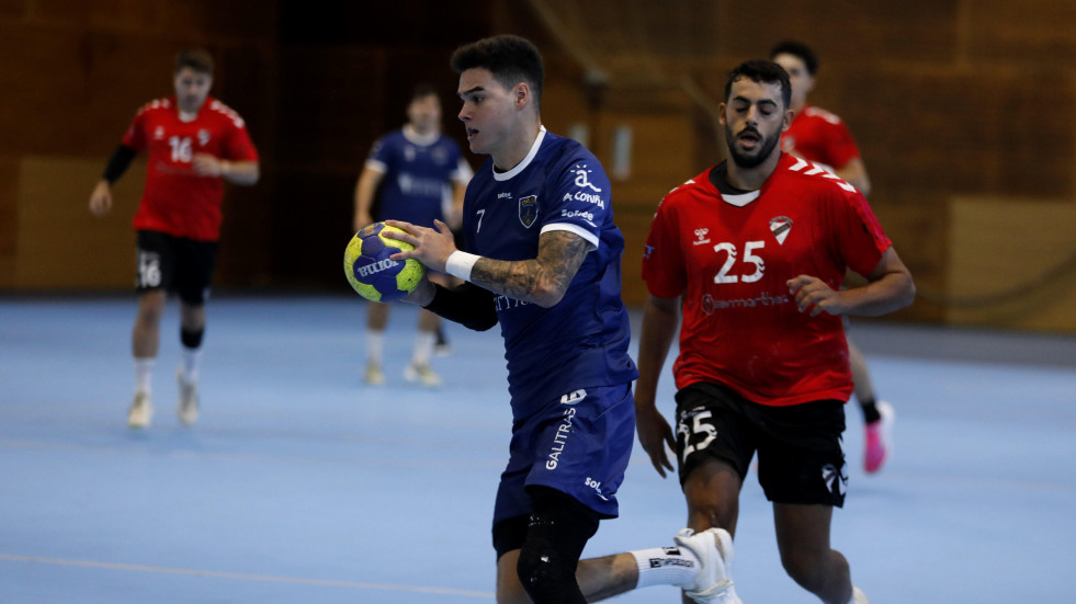 El OAR recibe al campeón con ánimo de resarcirse
