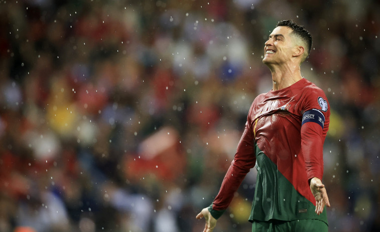 Un doblete de Cristiano lleva a Portugal a la Eurocopa (3-2)