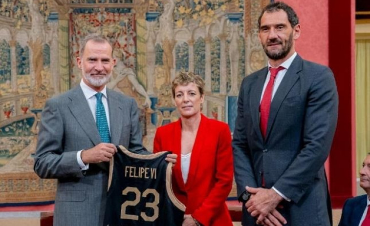 El rey recibe a la directiva de la FEB para celebrar su centenario