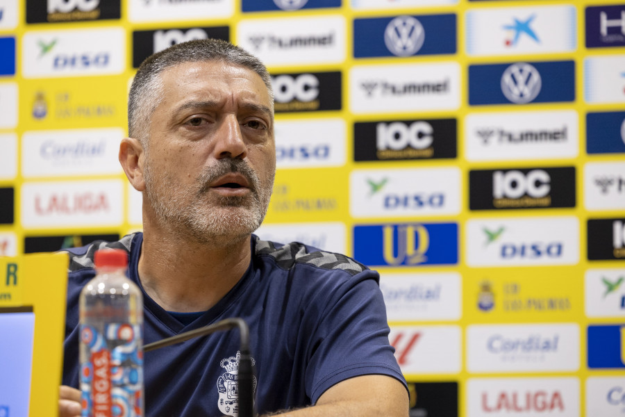 Pimienta: "Mi relación con Jonathan Viera es profesional, de entrenador-jugador"