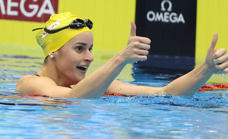 La australiana Kaylee McKeown establece un nuevo récord del mundo en los 50 espalda