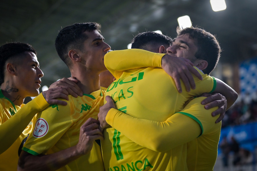 Villares y Martín Ochoa dan un respiro al Depor (0-1)