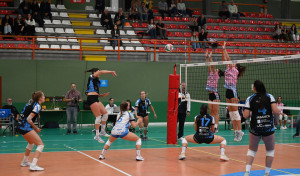 El Zalaeta supera con claridad al Torrelavega (3-0)