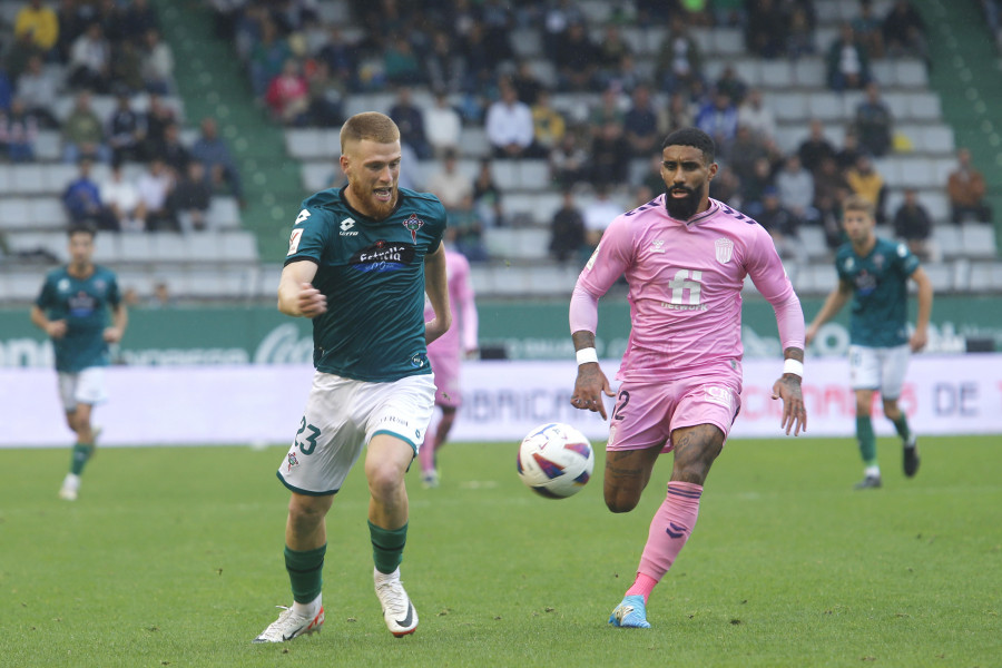 El Racing Ferrol sigue invicto en A Malata, pero Salcedo le arrebata dos puntos (1-1)