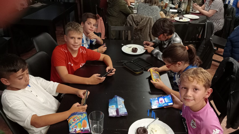La peña ‘Os Raposos de Arteixo’ celebró una cena tras el triunfo en Sabadell