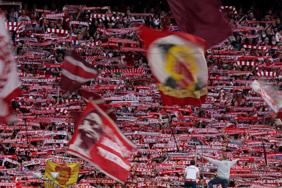 Cinco heridos en una pelea entre hinchas del Bayern y el Galatasaray con lanzamiento de mesas y botellas